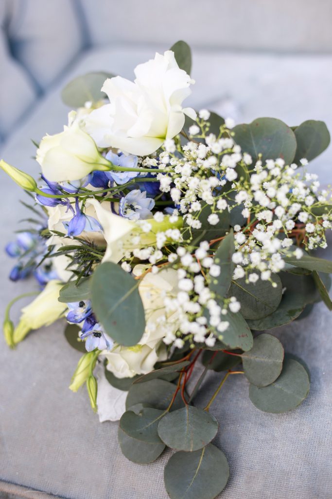 wedding bouquet blue and white flowers oneofakind photography wedding photos virgnia beach hampton roads va